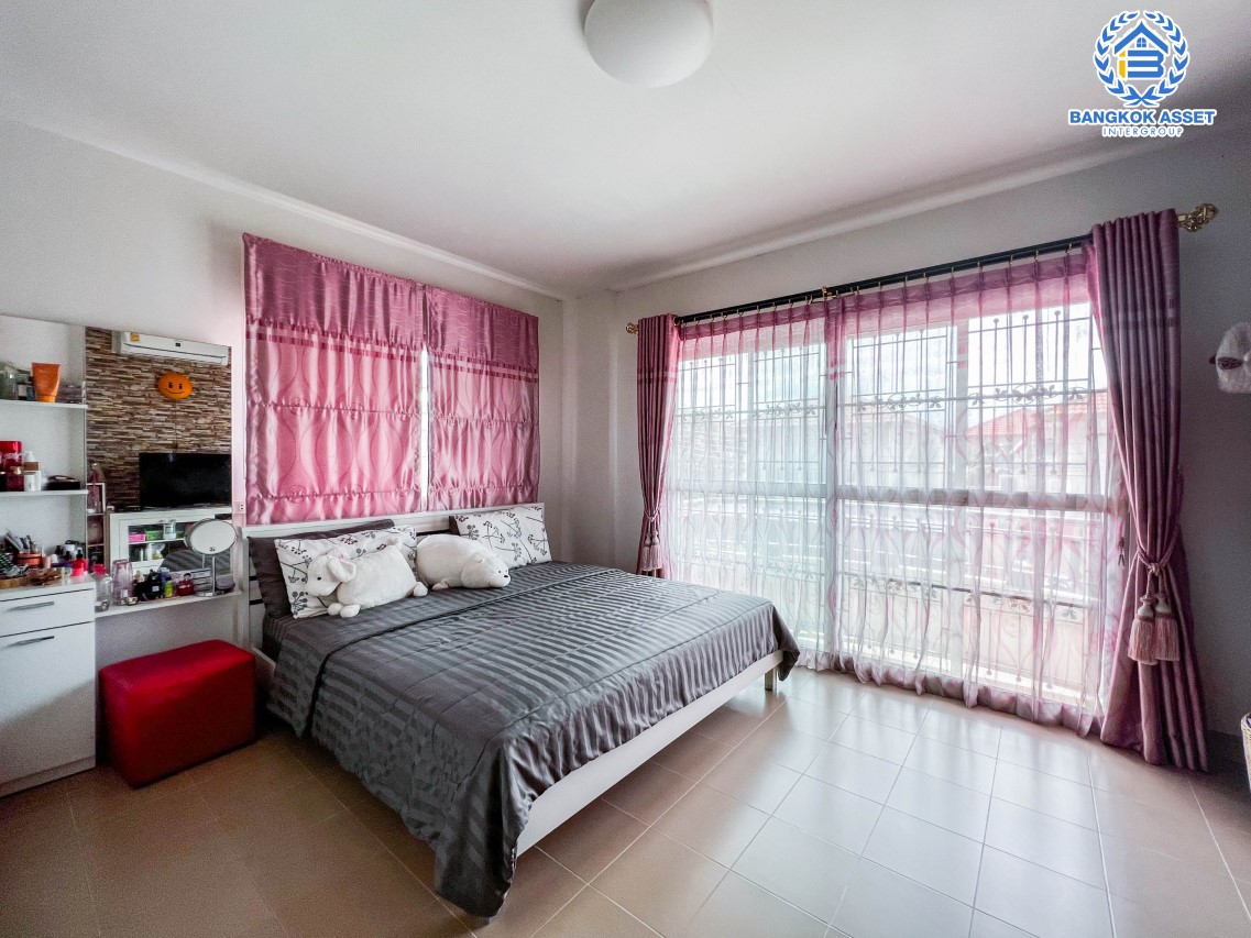 บ้านแฝดมือสอง ม.ศุภาลัยวิลล์ วงแหวนปิ่นเกล้า-พระราม5 เนื้อที่ 38 ตร.ว. ฟังก์ชันจัดเต็ม 3 ห้องนอน 2 ห้องน้ำ จอดรถได้ 1 คัน สภาพภายในสวย ต่อเติมครบ พร้อมเข้าอยู่ ตั้งบนสุดยอดทำเล! เชื่อมต่อได้ทั้ง ถนนกาญจนาภิเษก, ซอยส้มเกลี้ยง(อัจฉริยะพัฒนา), ถนนนครอินทร์ ใกล้ทางด่วน "ศรีรัช"